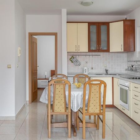 Apartman Mar18 Макарска Екстериор снимка