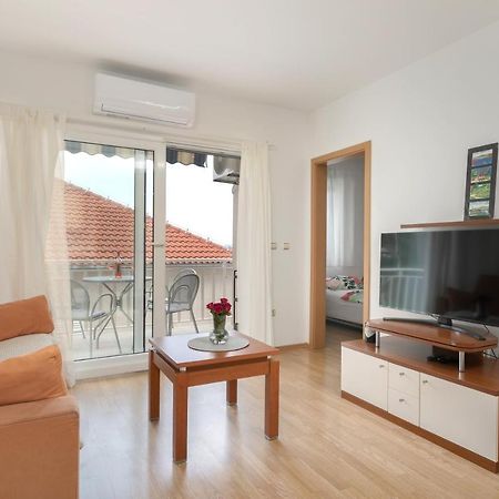 Apartman Mar18 Макарска Екстериор снимка
