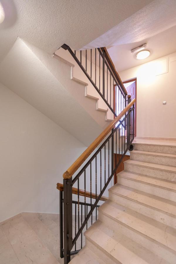 Apartman Mar18 Макарска Екстериор снимка