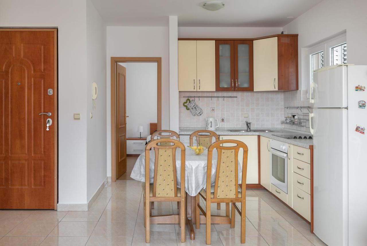 Apartman Mar18 Макарска Екстериор снимка