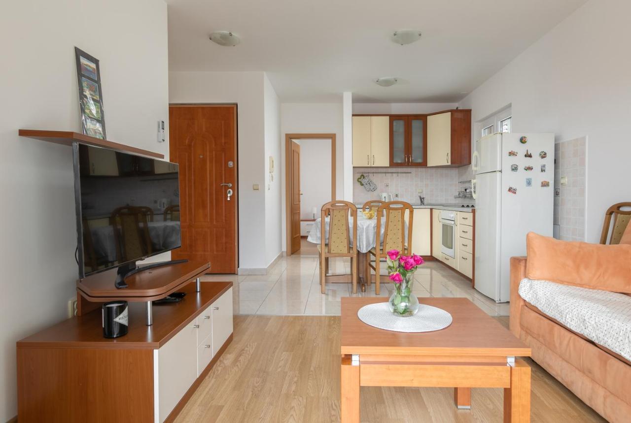 Apartman Mar18 Макарска Екстериор снимка