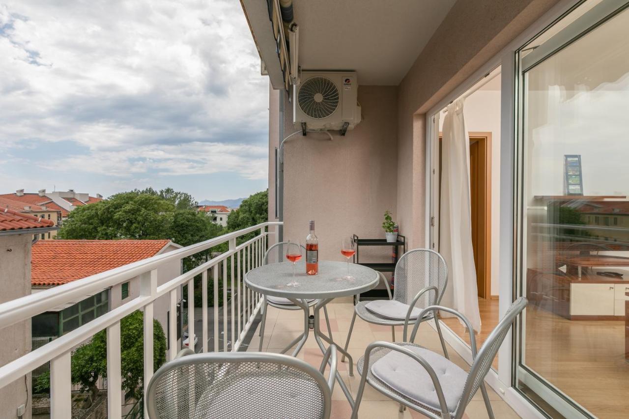 Apartman Mar18 Макарска Екстериор снимка