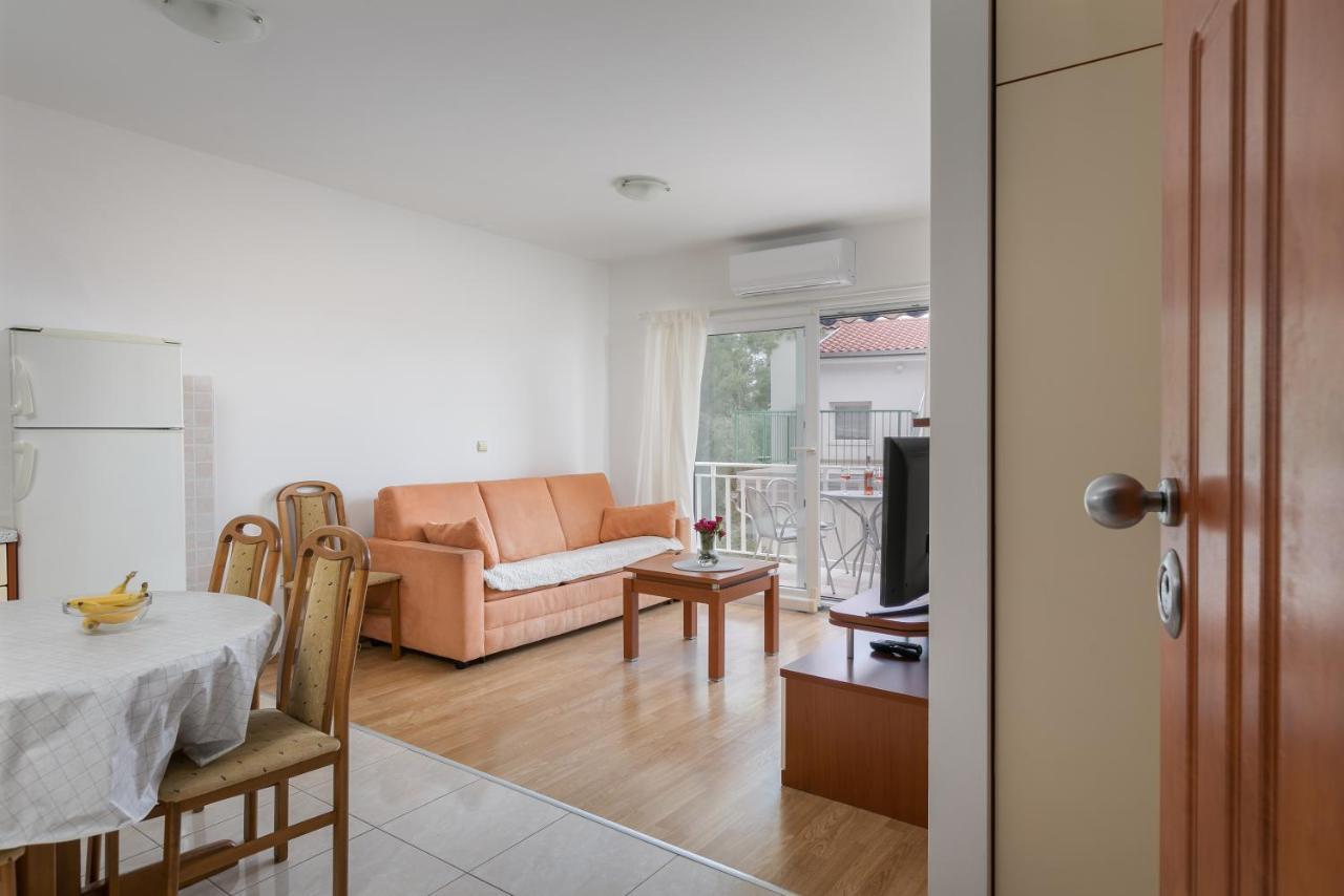 Apartman Mar18 Макарска Екстериор снимка