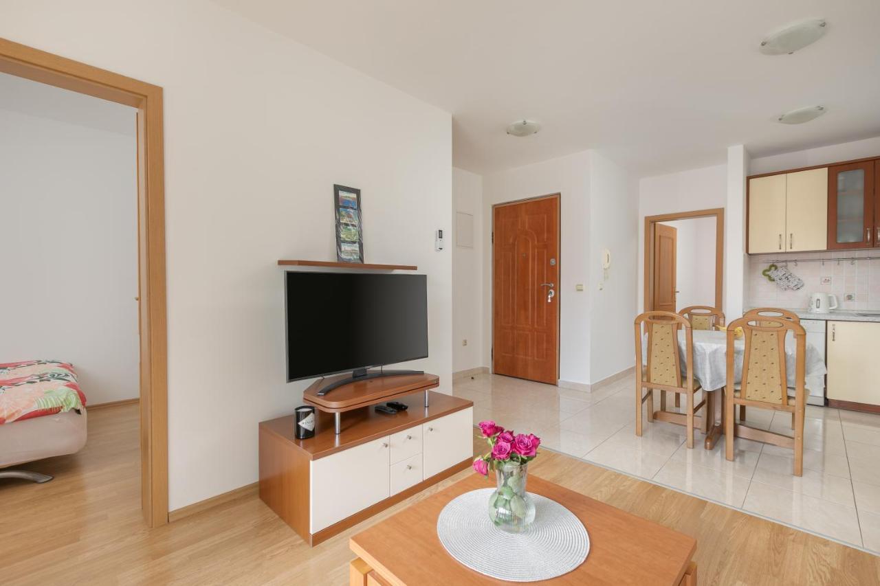 Apartman Mar18 Макарска Екстериор снимка
