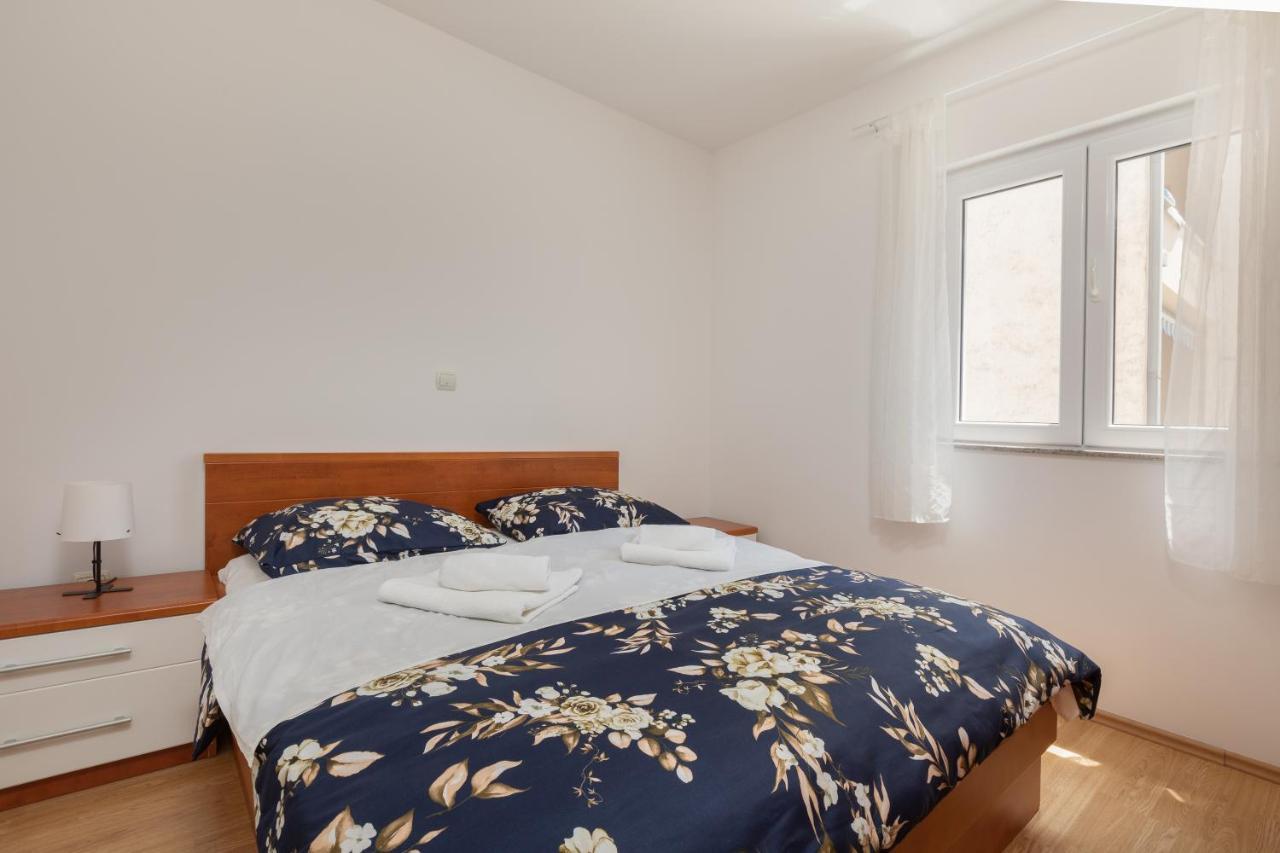 Apartman Mar18 Макарска Екстериор снимка