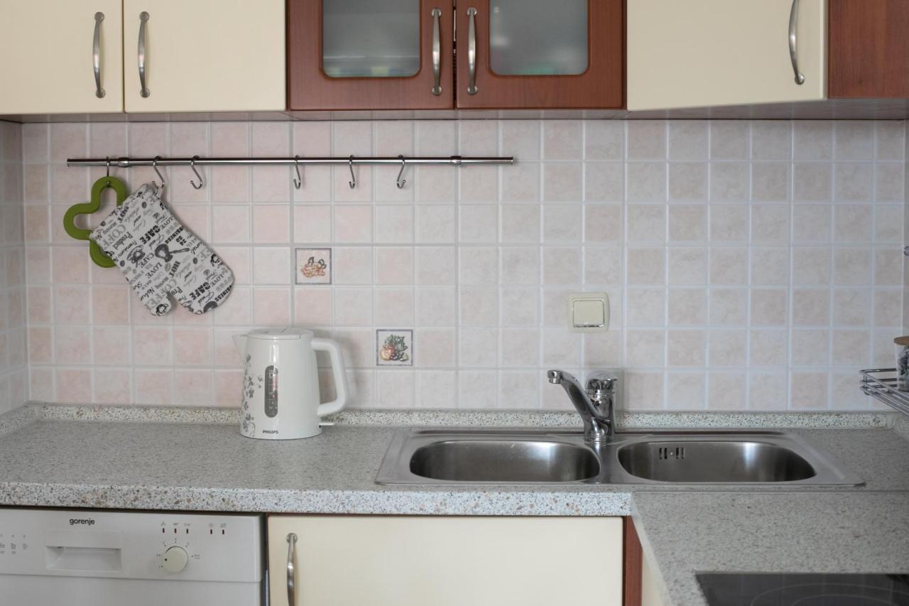 Apartman Mar18 Макарска Екстериор снимка